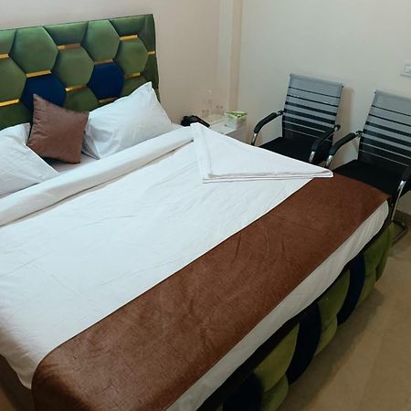 Soooper Hotel Gurgaon Bagian luar foto