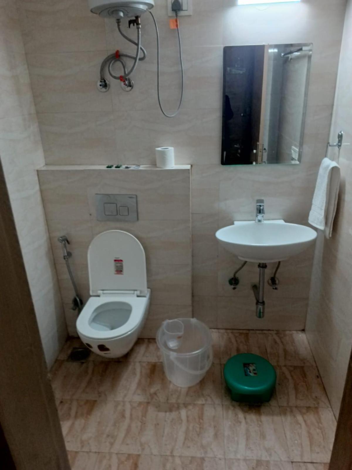 Soooper Hotel Gurgaon Bagian luar foto