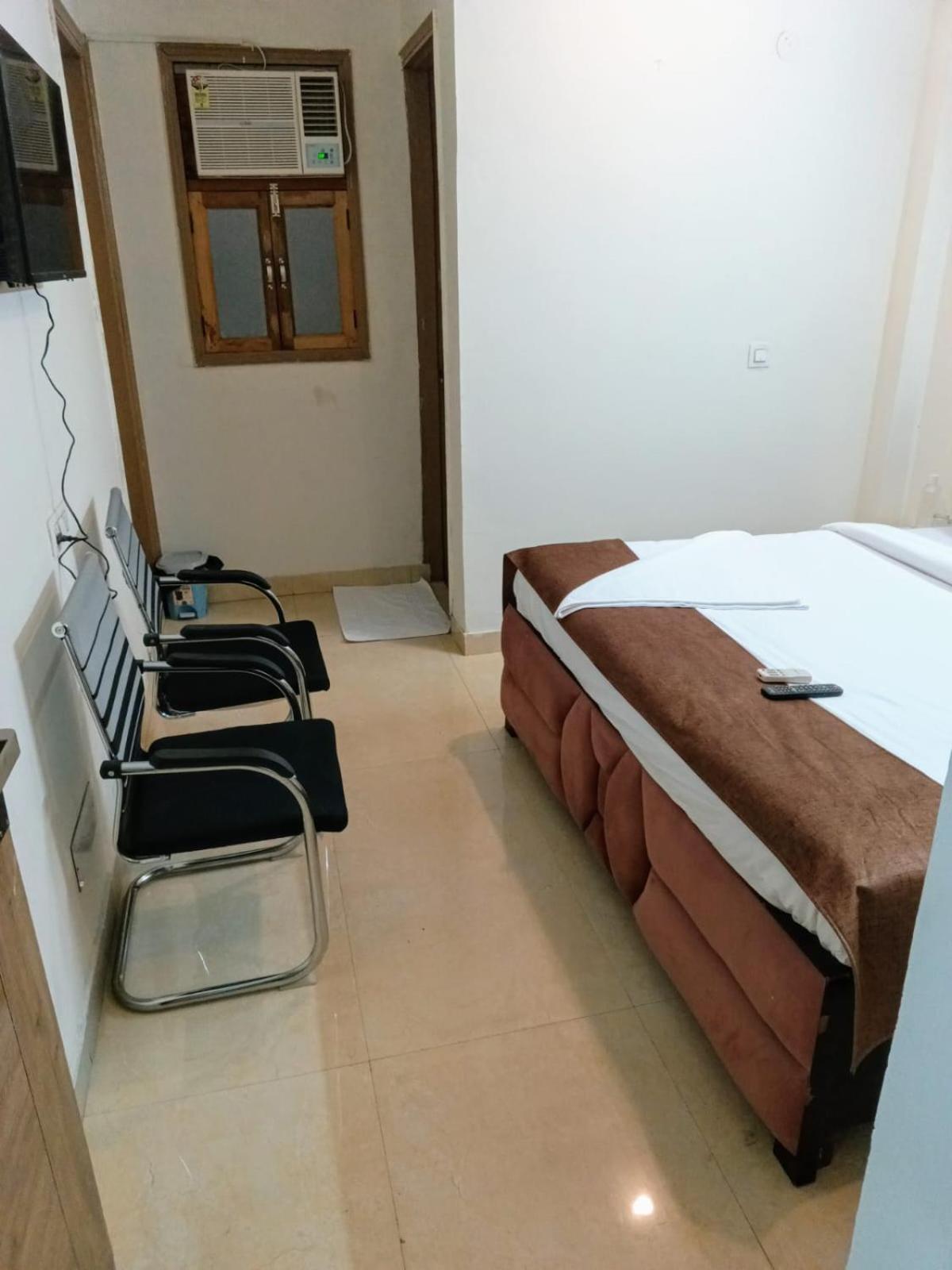 Soooper Hotel Gurgaon Bagian luar foto