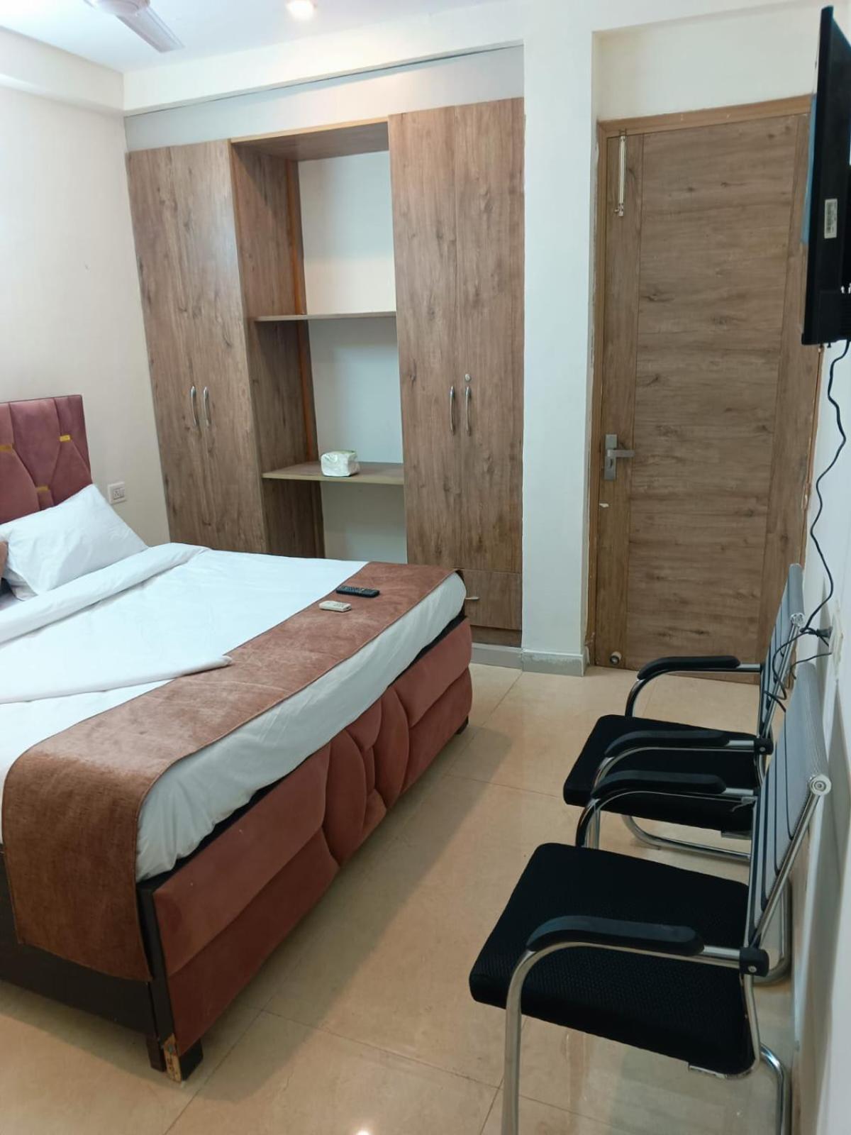 Soooper Hotel Gurgaon Bagian luar foto