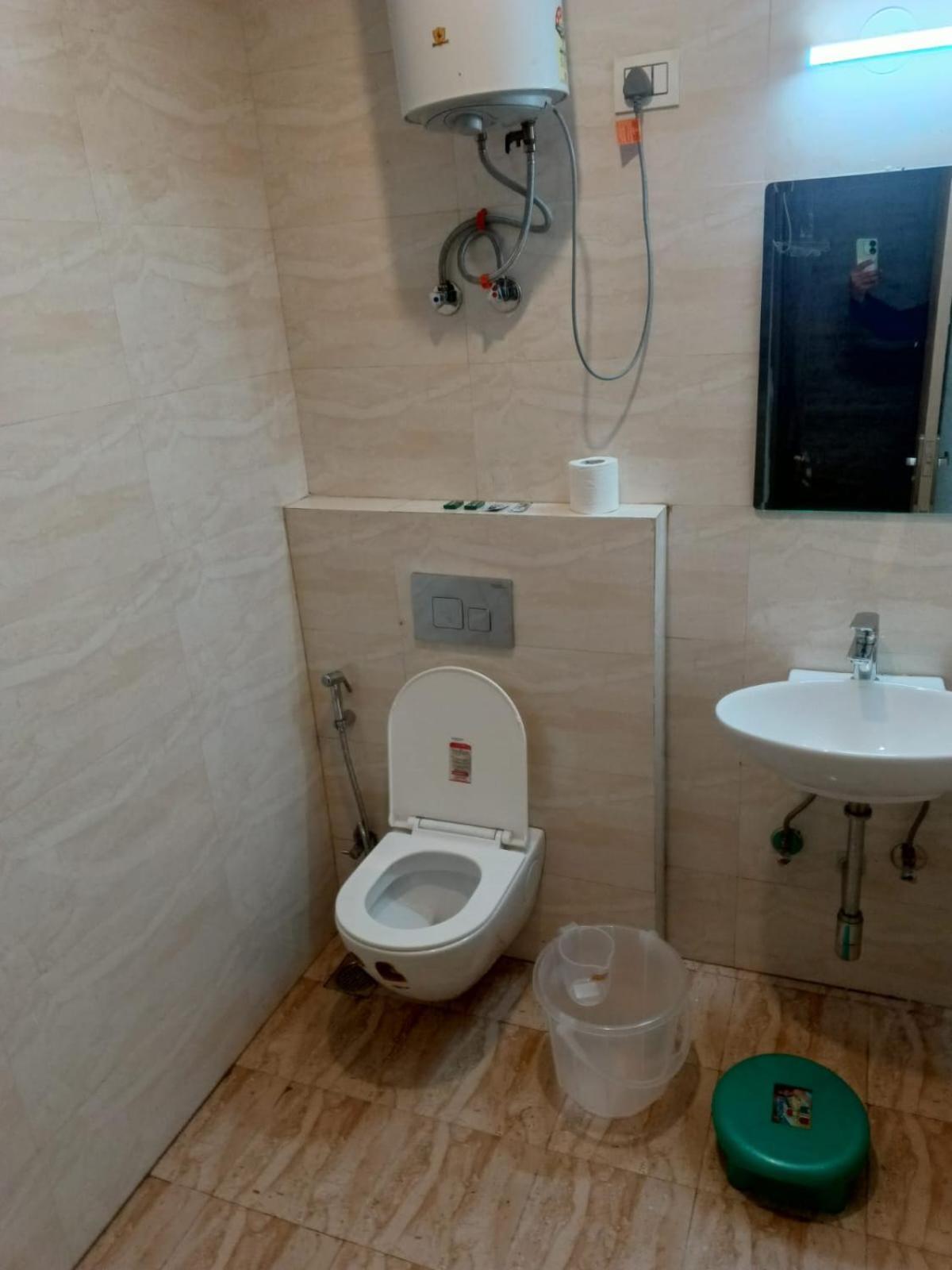 Soooper Hotel Gurgaon Bagian luar foto