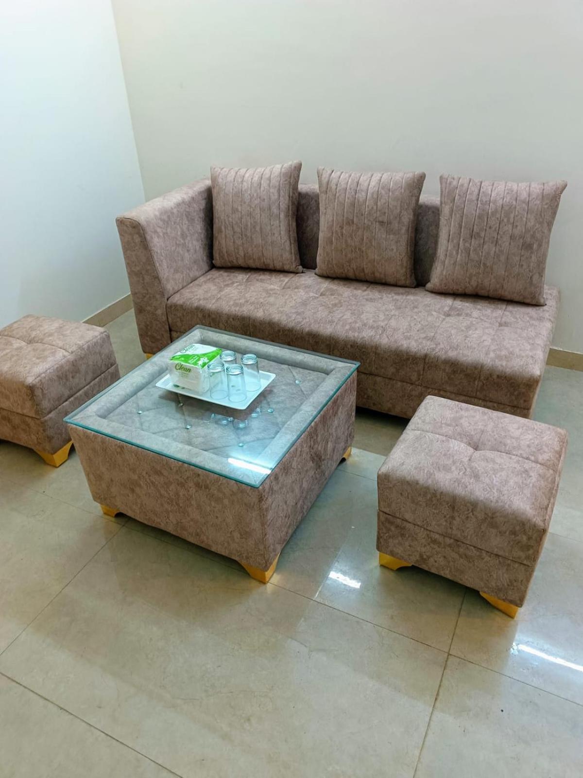 Soooper Hotel Gurgaon Bagian luar foto