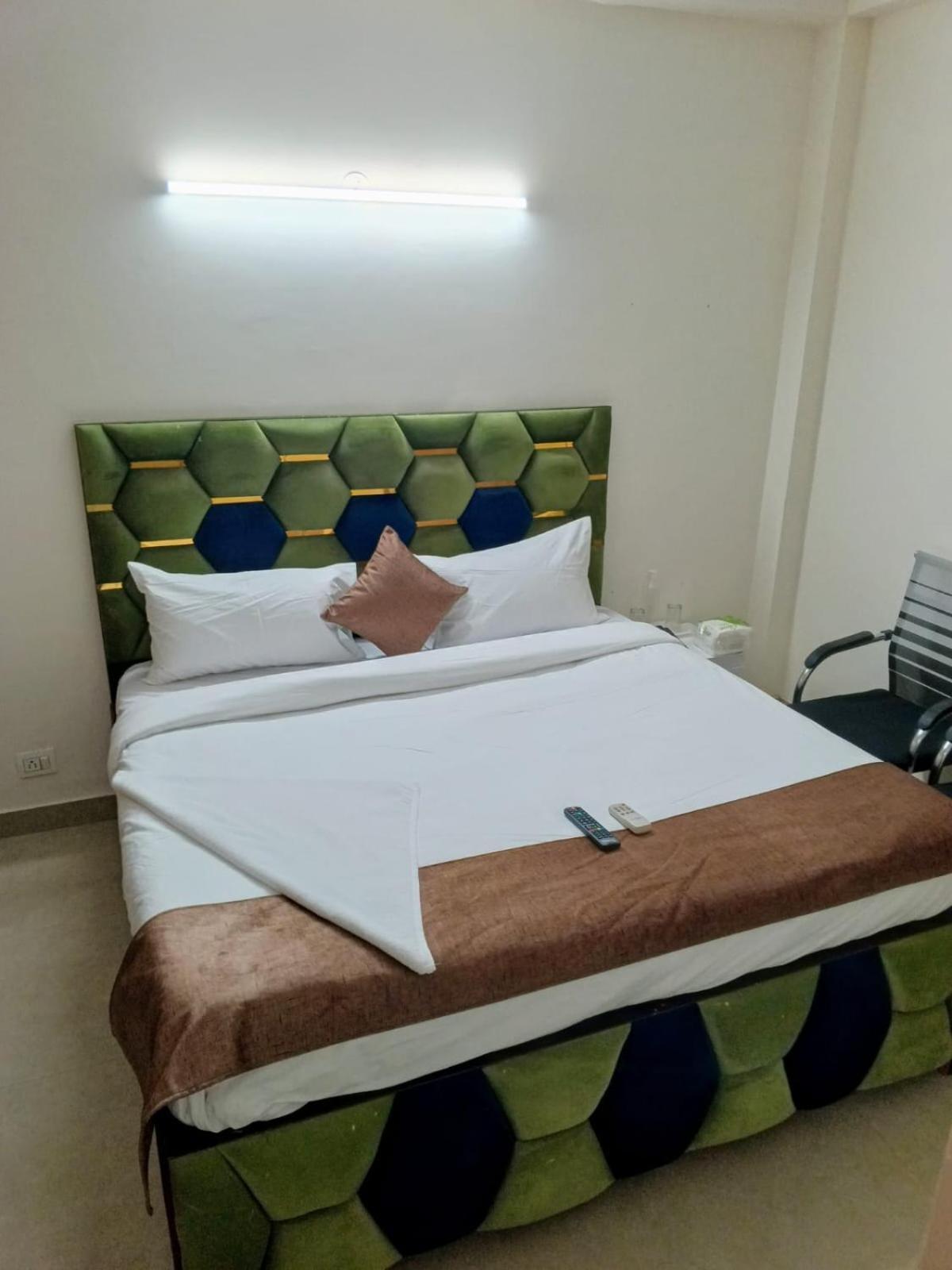Soooper Hotel Gurgaon Bagian luar foto
